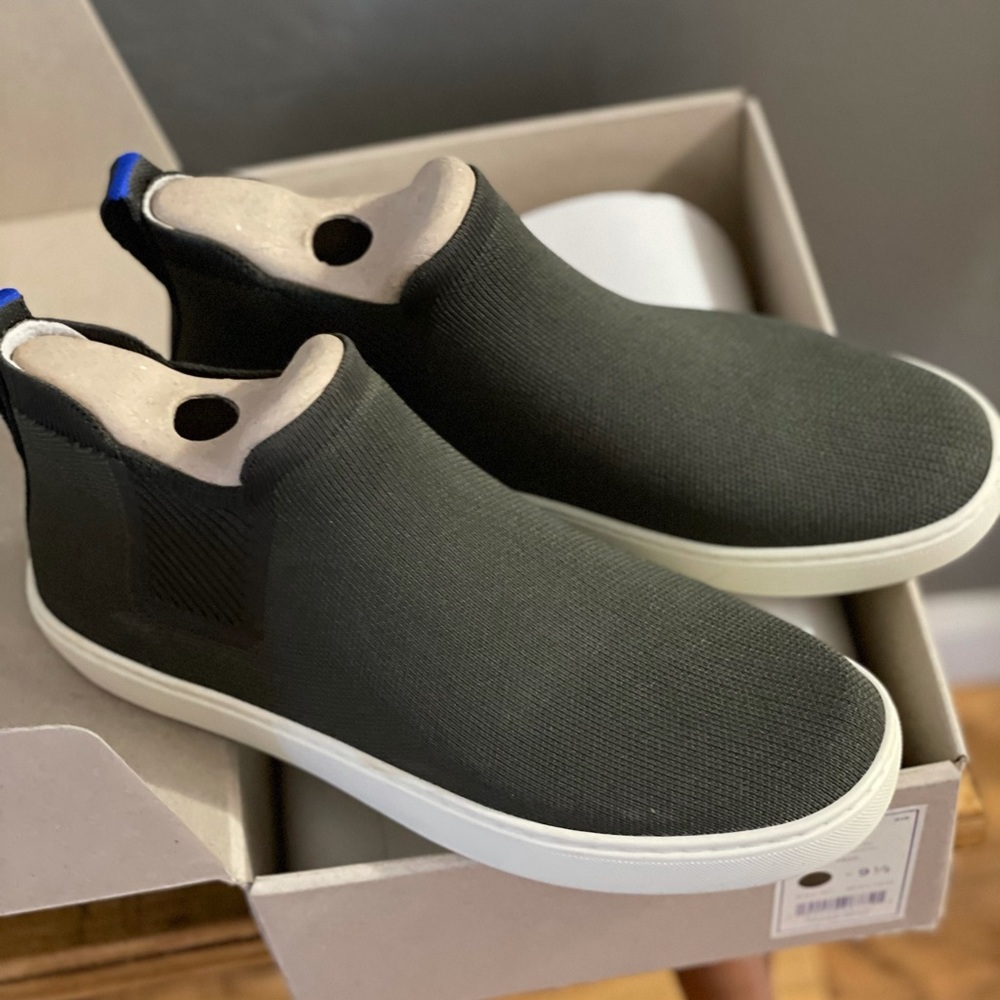 Rothy’s The Chelsea in Moss Size 9.5